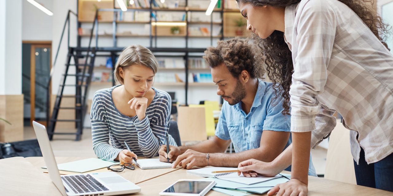 https://www.augmentt.com/wp-content/uploads/2020/09/Vendor-management-guide-1-1280x640.jpg